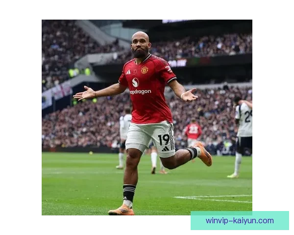 德里赫特战术适配性分析，状态回暖为现代足球防线注入新活力