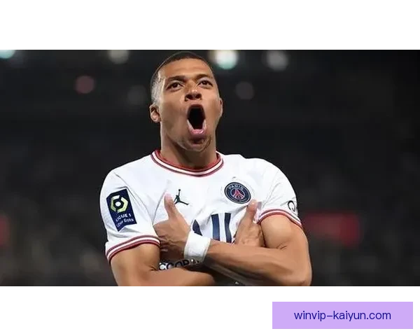 姆巴佩中锋化趋势引发关注，表现稳健展现全能能力