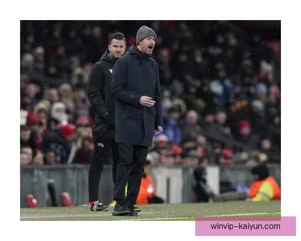 安东尼射门方式特点分析：惯用右脚内切后弧线攻门走势清晰